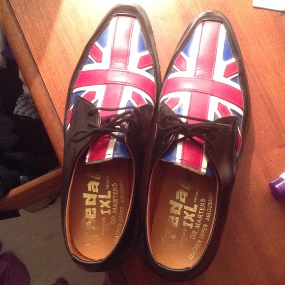 Dr. Martens Shoes - Union Jack Dr. Martens limited edition