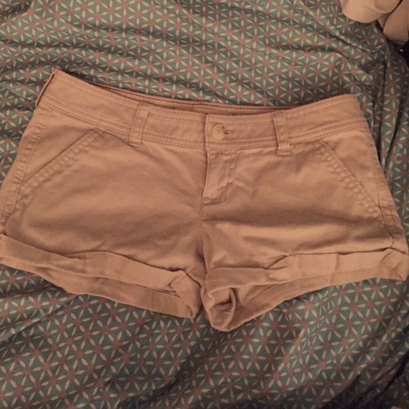 Khaki shorts - Picture 1 of 4