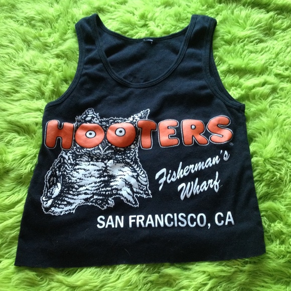 👀 HOOTERS crop top small vintage novelty t shirt