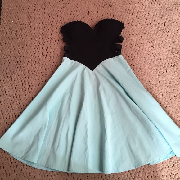 Adorable caged side going out dress