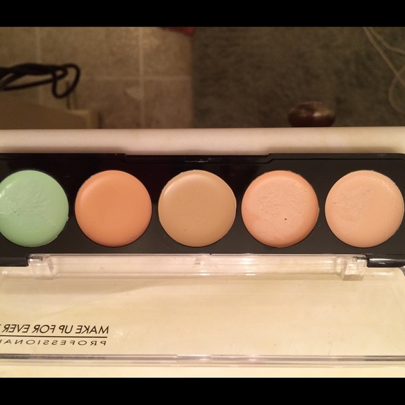 MAKE UP FOR EVER concealer kit