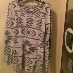 Lightweight sweater. Looks new