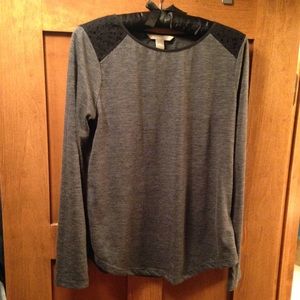 Banana Republic grey heather long sleeve w/lace