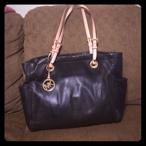 Black Michael Kors tote