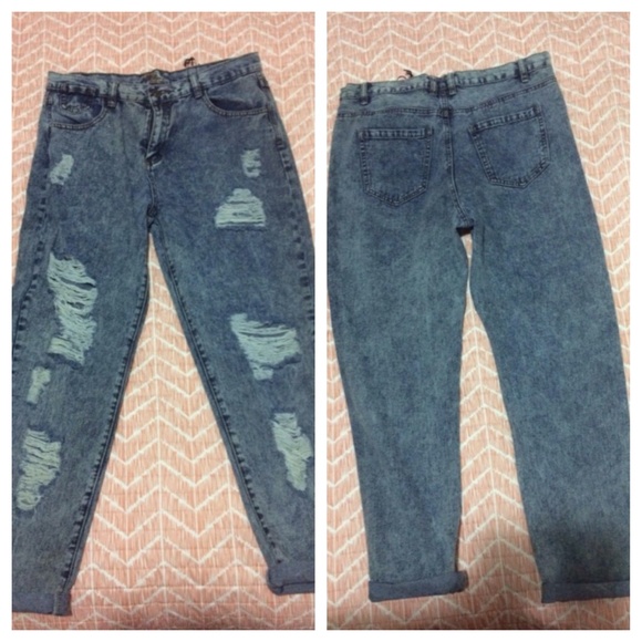 CHIQLE BOYFRIEND JEANS SIZE MEDIUM