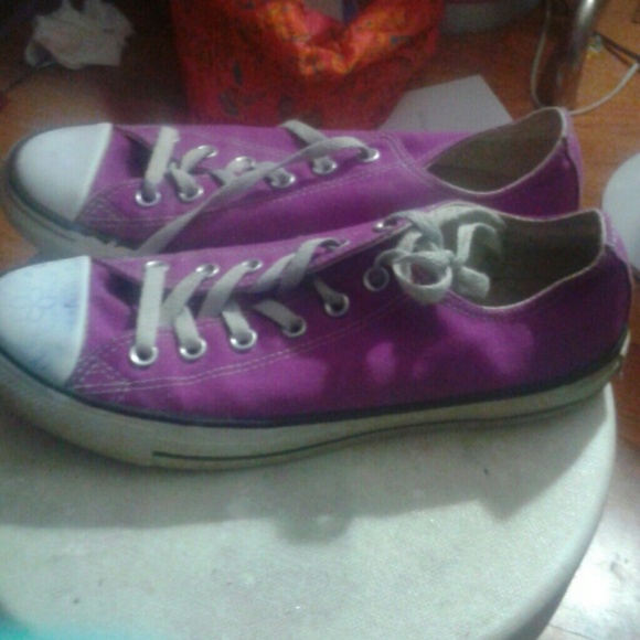 Purple converse - Picture 3 of 4