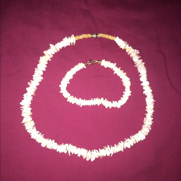 Costa Rican shell necklace + bracelet! 😍🌺