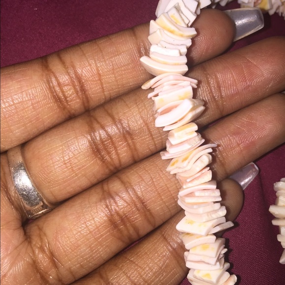 Costa Rican shell necklace + bracelet! ππΊ - Picture 2 of 2