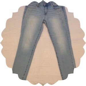 Light wash skinny jeans