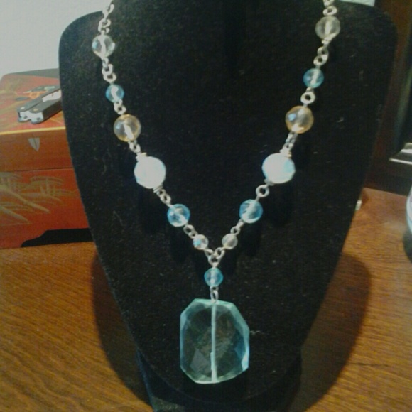 Faux crystal blue and opalescent necklace set