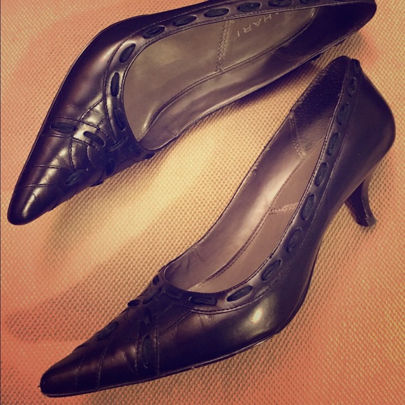 Tahari Black Leather Pointed-toe Heels - Picture 1 of 4