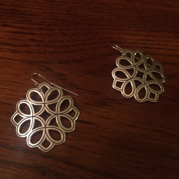 JAMES AVERY Floral Tracery Ear Hooks
Earrings