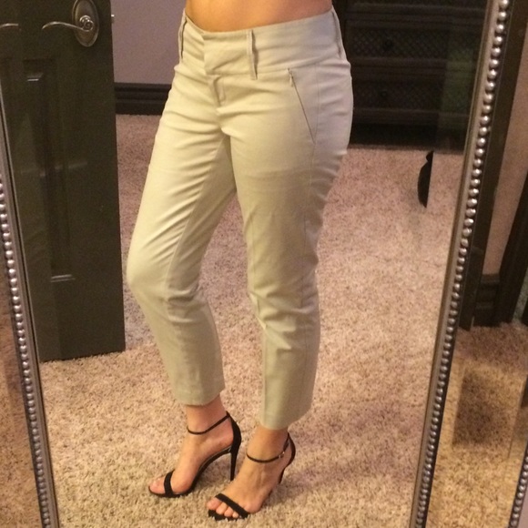 LAST CHANCE ! Khaki Ann Taylor crop pants 0