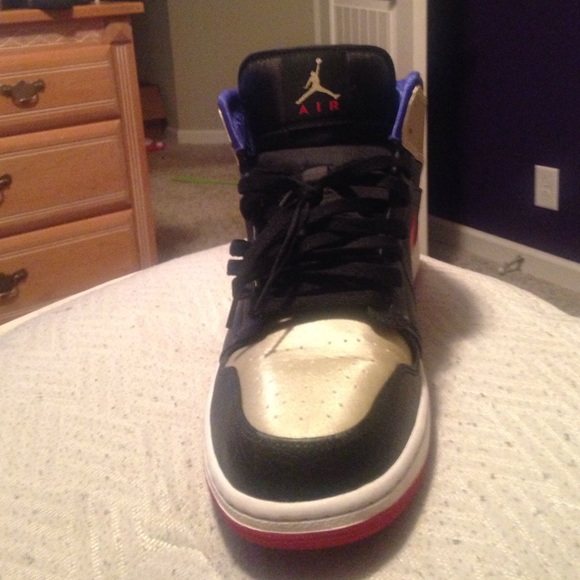 Jordan 1's - Picture 2 of 4