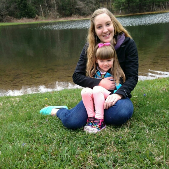 MEET YOUR POSHER - Picture 2 of 3