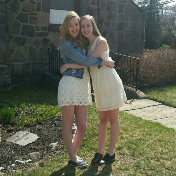 MEET YOUR POSHER - Picture 3 of 3