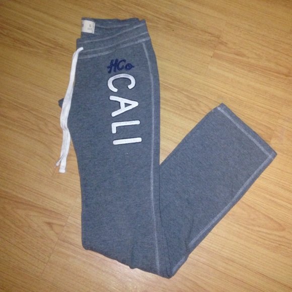 gray Hollister sweatpants