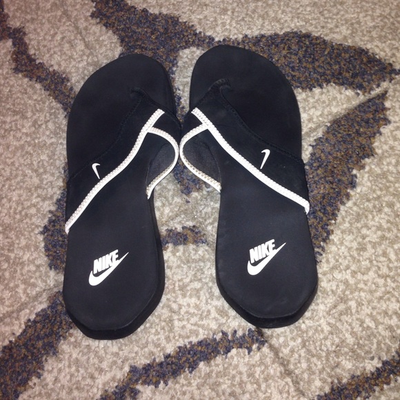 Nike flip flops