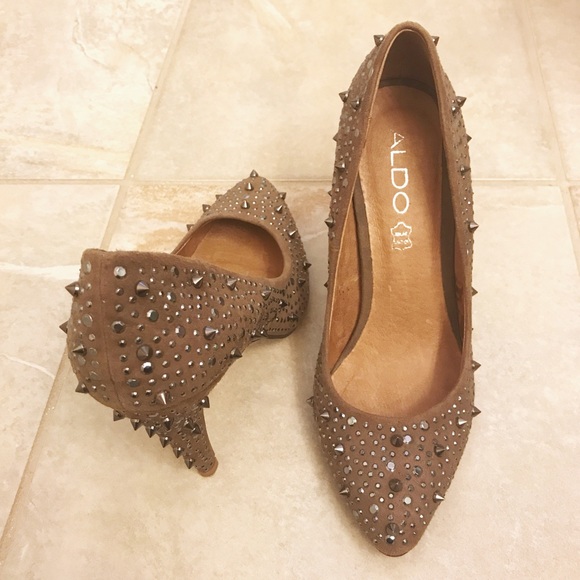 Aldo Perusia Spiked Pumps in Natural - Picture 2 of 8