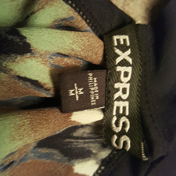 Express Tank Top - Picture 2 of 4