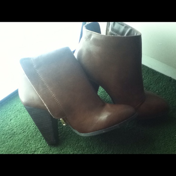 Quipid brown booties