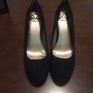 Fergalicious black wedges