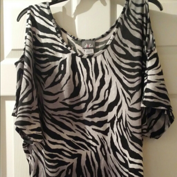 Open Shoulder Zebra Print Top