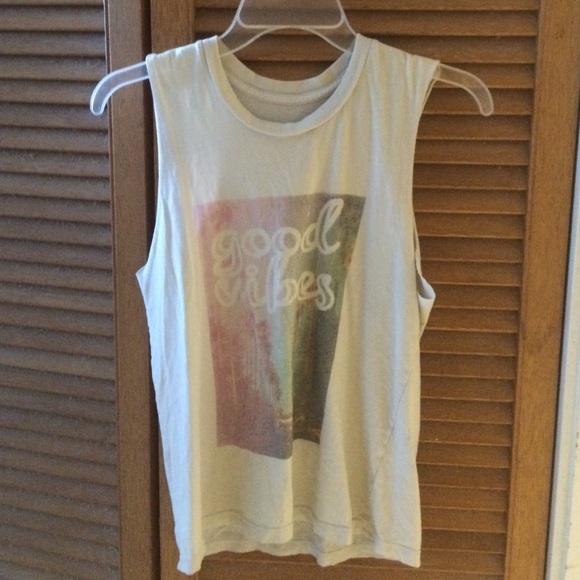 BM good vibes muscle tee