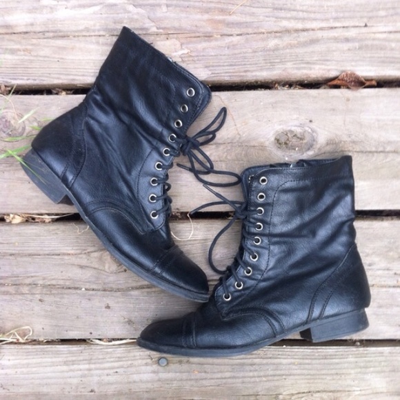 Combat boots