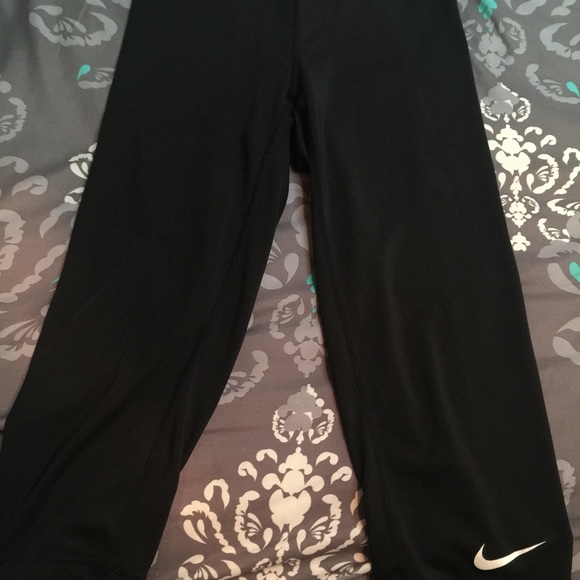 Nike pro running capris