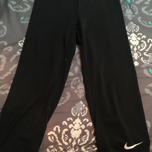 Nike pro running capris