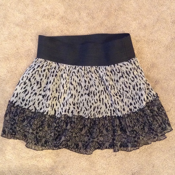 Gray and black leopard print ruffle skirt
