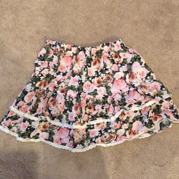 Pink floral skater skirt - Picture 1 of 1