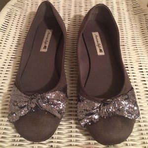 size 6 1/2 gray American Eagle dress shoes