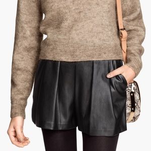 H&M Imitation leather shorts! Size 4 (S). NWT!