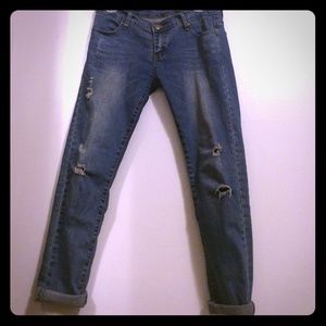 My fav. Boyfriend style/deconstruction jeans!!!