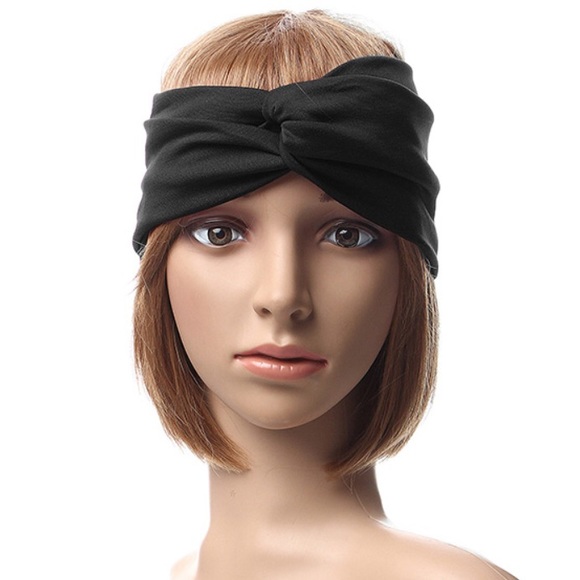 2/$20 β’ Twisted Knot Headwrap in Black - Picture 3 of 4