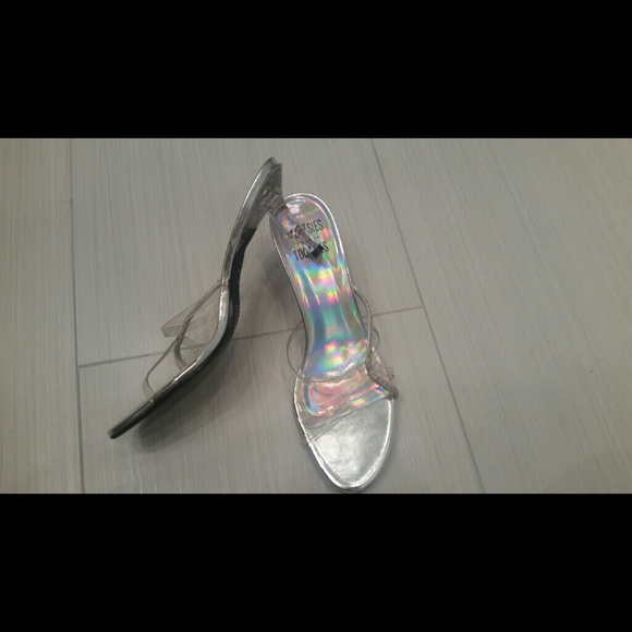 Shoes - Picture 2 of 4