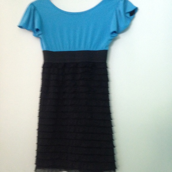 Cute kind of waist tight dress