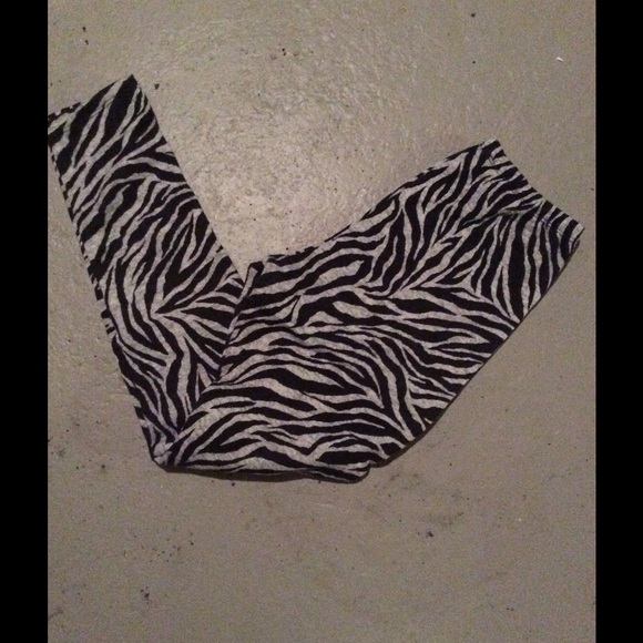 Zebra stripped leggings