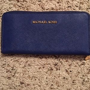 Michael kors wallet