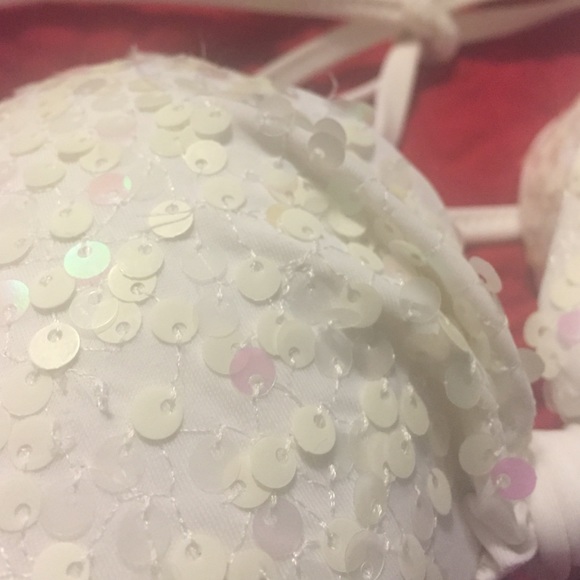 VICTORIA'S SECRET white swimsuit bikini top - Picture 2 of 5