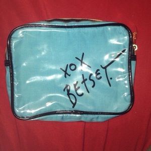 BETSEY JOHNSON MAKEUP BAG
