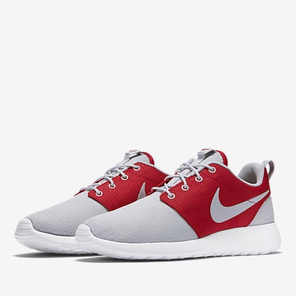 Nike Shoes - Roshe One