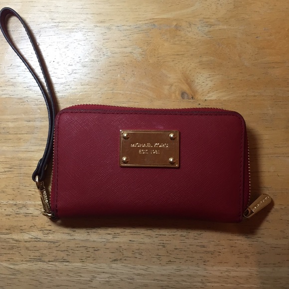 michael kors cell phone purse