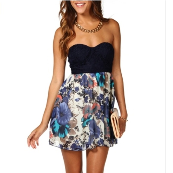 44 off WINDSOR Dresses & Skirts Windsor Navy Blue Lace w/ Floral