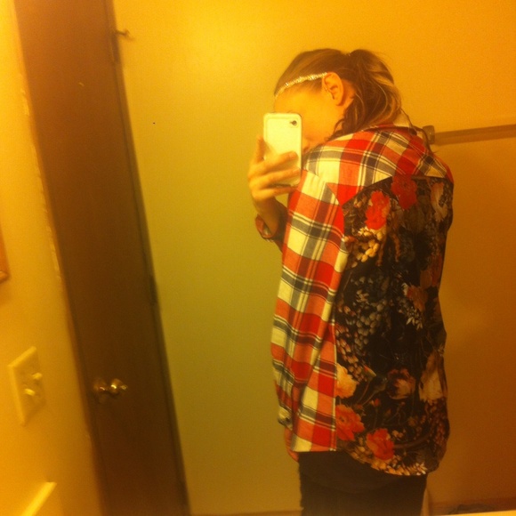 SOLD LF Floral Flannel - Picture 3 of 4