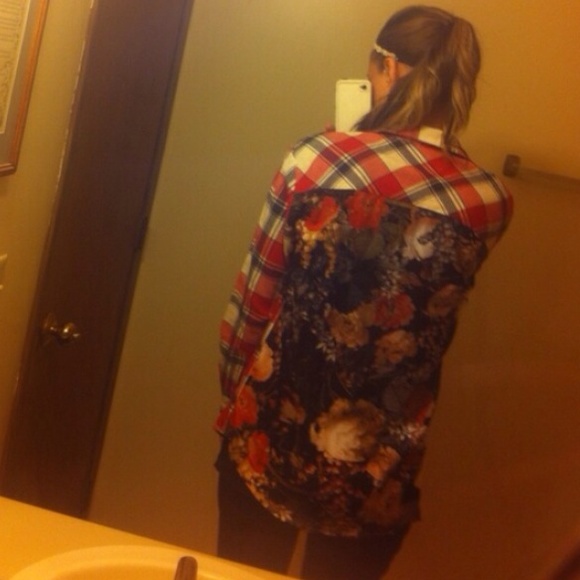 SOLD LF Floral Flannel - Picture 4 of 4