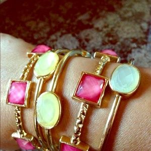 Bracelet, new never worn!!