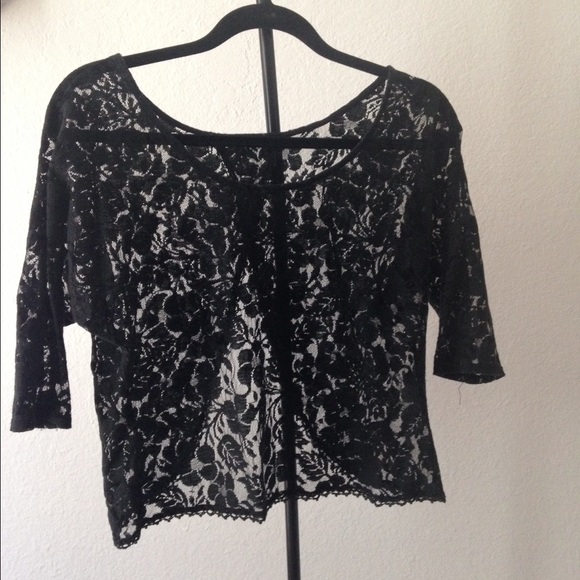 Cute lacy top with open back!